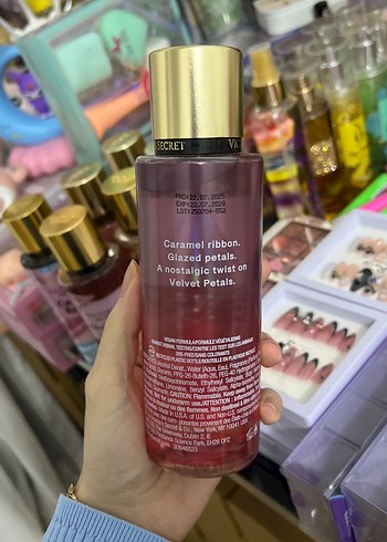 Victoria s Secret Victoria's Secret Velvet Petals Kadın Parfüm Spreyi