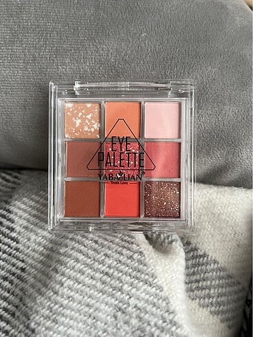 MAC Far paleti