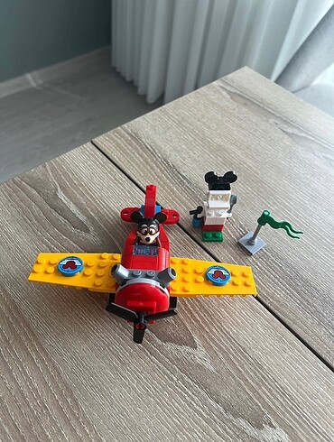  Beden Lego Disney Mickey ve arkadaşları pervaneli uçağı