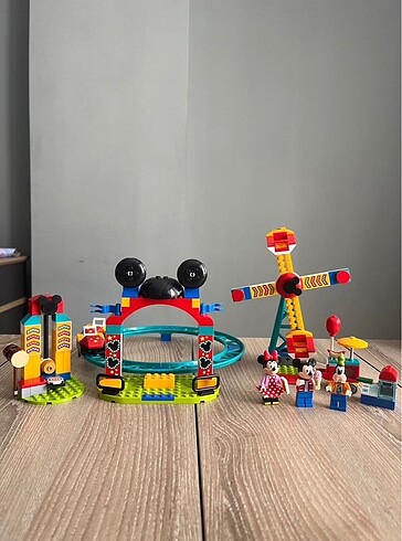 Diğer Lego Disney lunapark