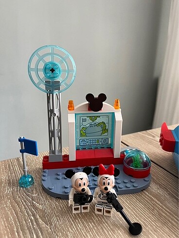 Diğer Lego disney Mickey ve minnie nin uzay roketi