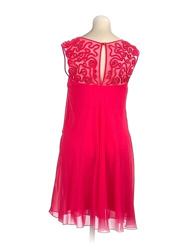 38 Beden PreLoved Kısa Elbise %70 İndirimli.