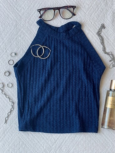 BERSHKA CROP