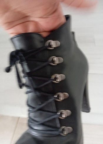 Diğer Siyah Deri Tokalı Yüksek Topuklu Goth Bot
