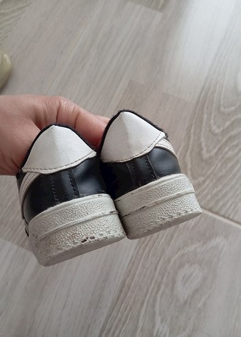 26 Beden Erkek Çocuk Siyah Cırtlı Spor Ayakkabı