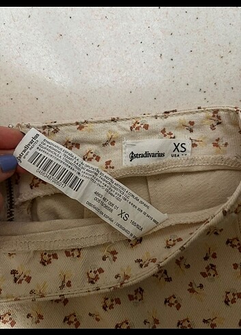 xs Beden Stradivarius mini çiçekli etek