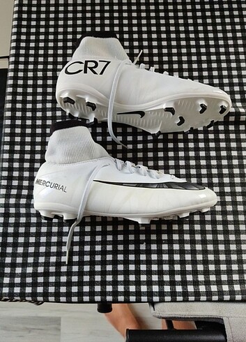 37 Beden beyaz Renk Nike Cr7 Beyaz Krampon