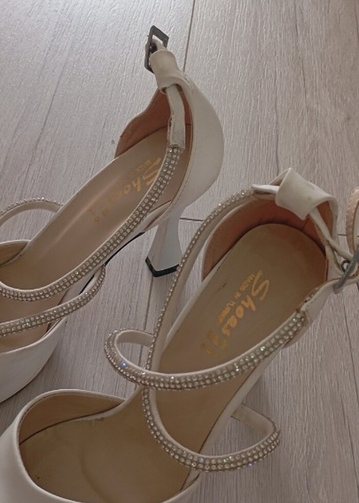 Topuklu ayakkabı - Görsel 4