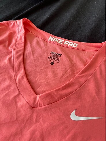 Nike üst