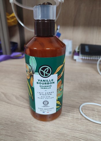 Yves Rocher Yves Rocher Egzotik Vanilya Vücut Losyonu 390 ml