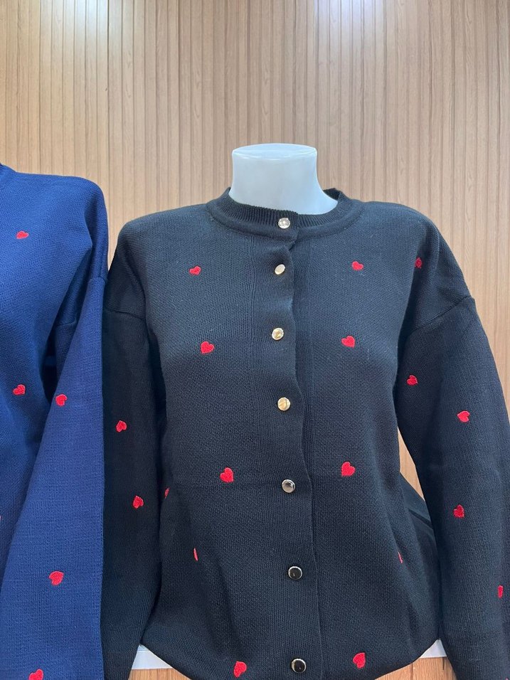 Nakışlı Düğmeli Kadın Kısa Hırka - Görsel 2