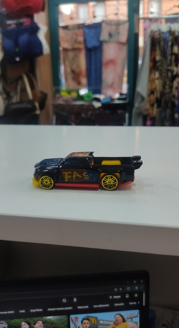 Siyah Hızlı Oyuncak Araba - Görsel 2