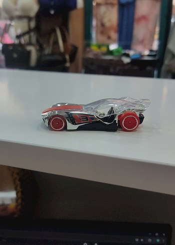 Kırmızı Renkli Oyuncak Araba - Görsel 4