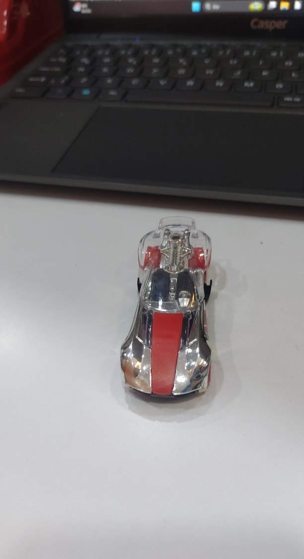 Kırmızı Renkli Oyuncak Araba - Görsel 3