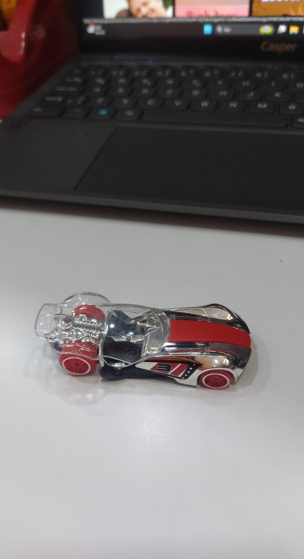 Kırmızı Renkli Oyuncak Araba - Görsel 2