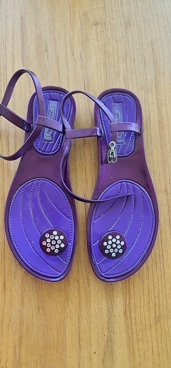 Kadin taşli mor sandalet