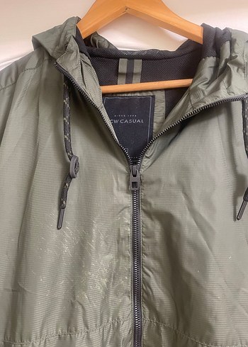 Erkek Haki Kapüşonlu Fermuarlı Yağmurluk - Görsel 2