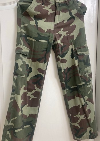 Kadın Kamuflaj Desenli Kemerli Rahat Kesim Pantolon - Görsel 4