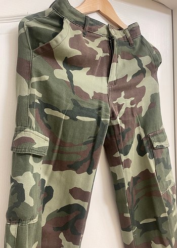 Kadın Kamuflaj Desenli Kemerli Rahat Kesim Pantolon - Görsel 3