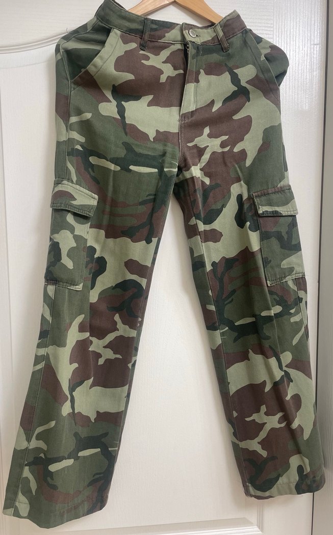 Kadın Kamuflaj Desenli Kemerli Rahat Kesim Pantolon - Görsel 4