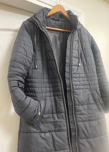 LCW Siyah Fermuarlı Uzun Kadın Kışlık Mont - Görsel 6