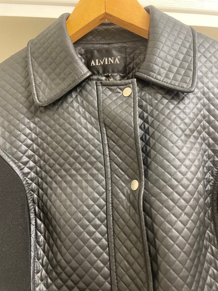 Alvina Kemerli Siyah Deri Kapitone Desenli Kadın Kaban - Görsel 3