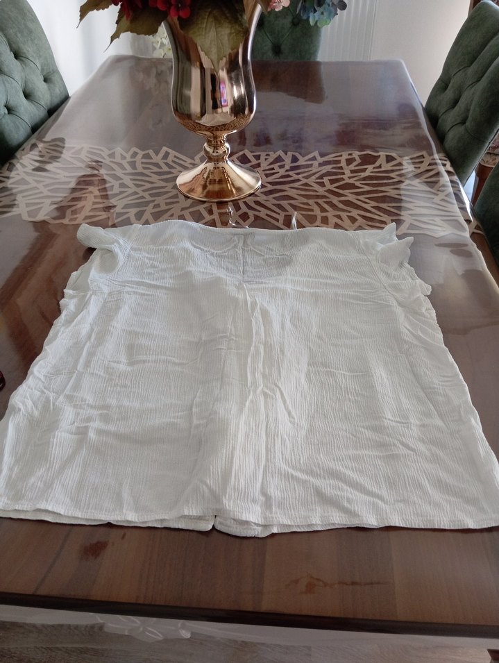 Kısa Kollu Beyaz Keten V Yaka Bluz - Görsel 2