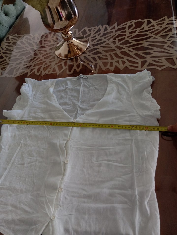 Kısa Kollu Beyaz Keten V Yaka Bluz - Görsel 4