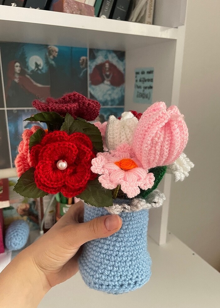 Solmayan Saksıda Çiçek Buketi Gül Lale - Görsel 3