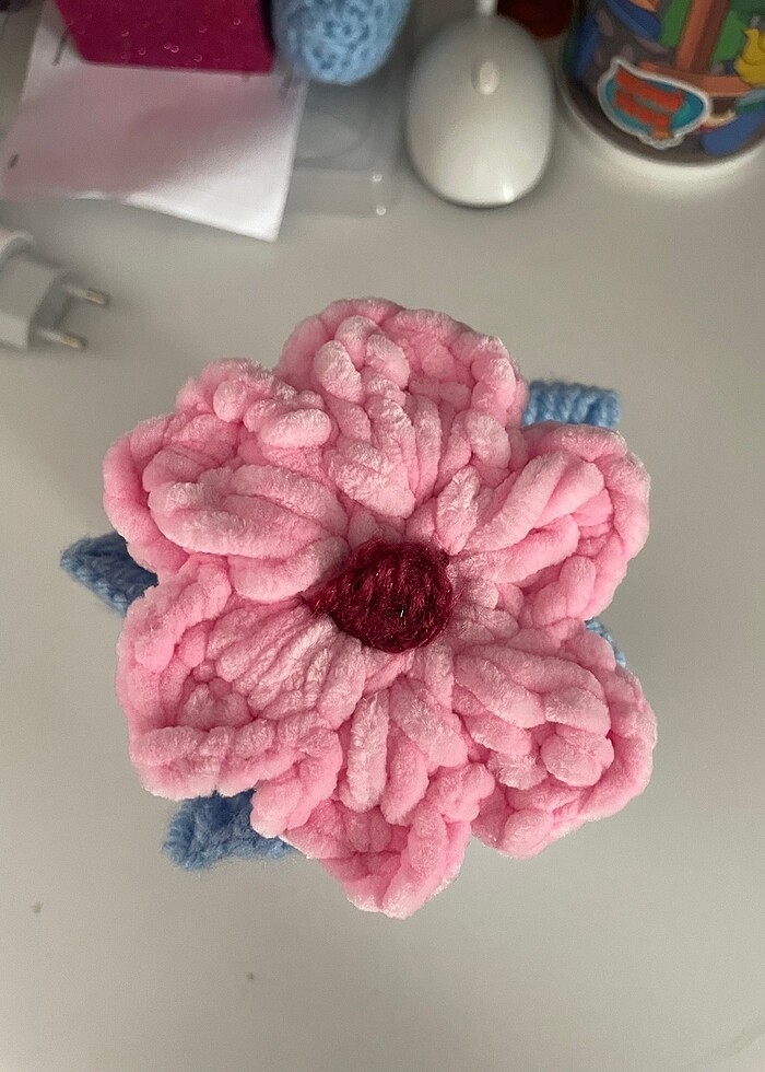 Solmayan saksıda çiçek örgü - Görsel 2