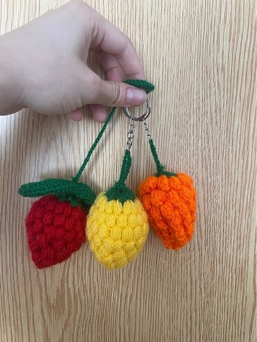 Örgü anahtarlık çiçej amigurumi