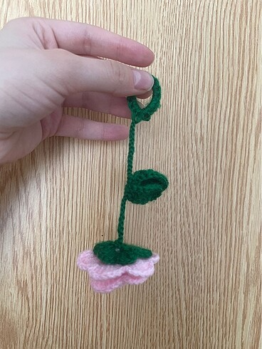 Örgü anahtarlık çiçej amigurumi - Görsel 6