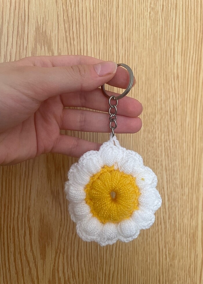Örgü anahtarlık çiçej amigurumi - Görsel 2
