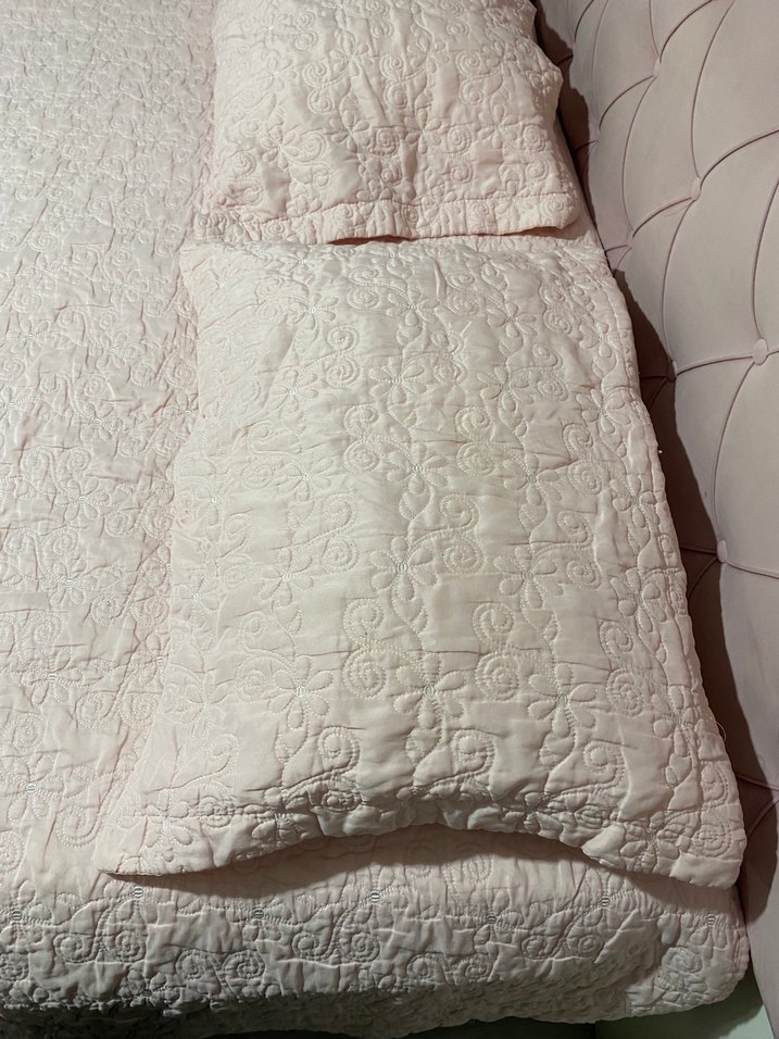 Toz pembe Beyaz Yatak Örtüsü - Görsel 3