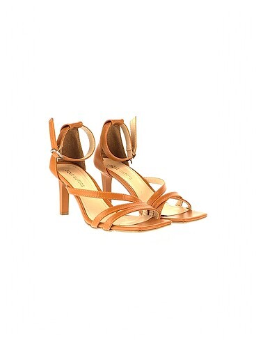 Diğer PreLoved Sandalet %70 İndirimli.