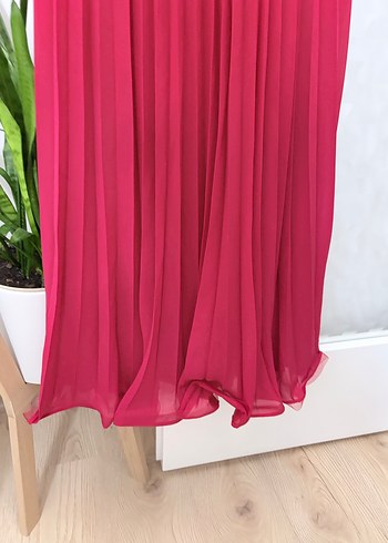 Kırmızı Pilili Uzun Abiye Elbise - Görsel 3