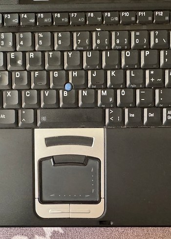 Gri Toshiba Dizüstü Bilgisayar - Görsel 3