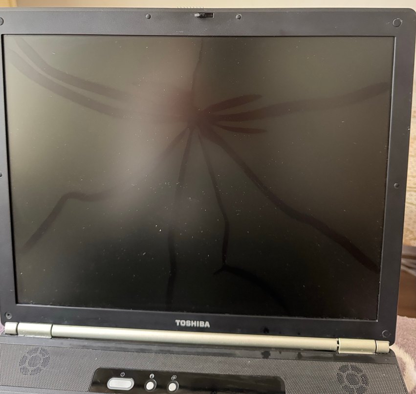 Gri Toshiba Dizüstü Bilgisayar - Görsel 2