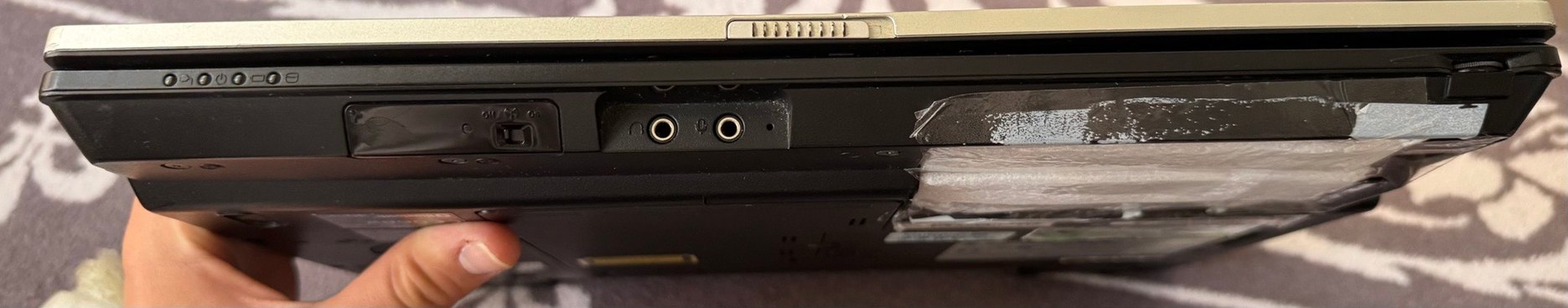 Gri Toshiba Dizüstü Bilgisayar - Görsel 5