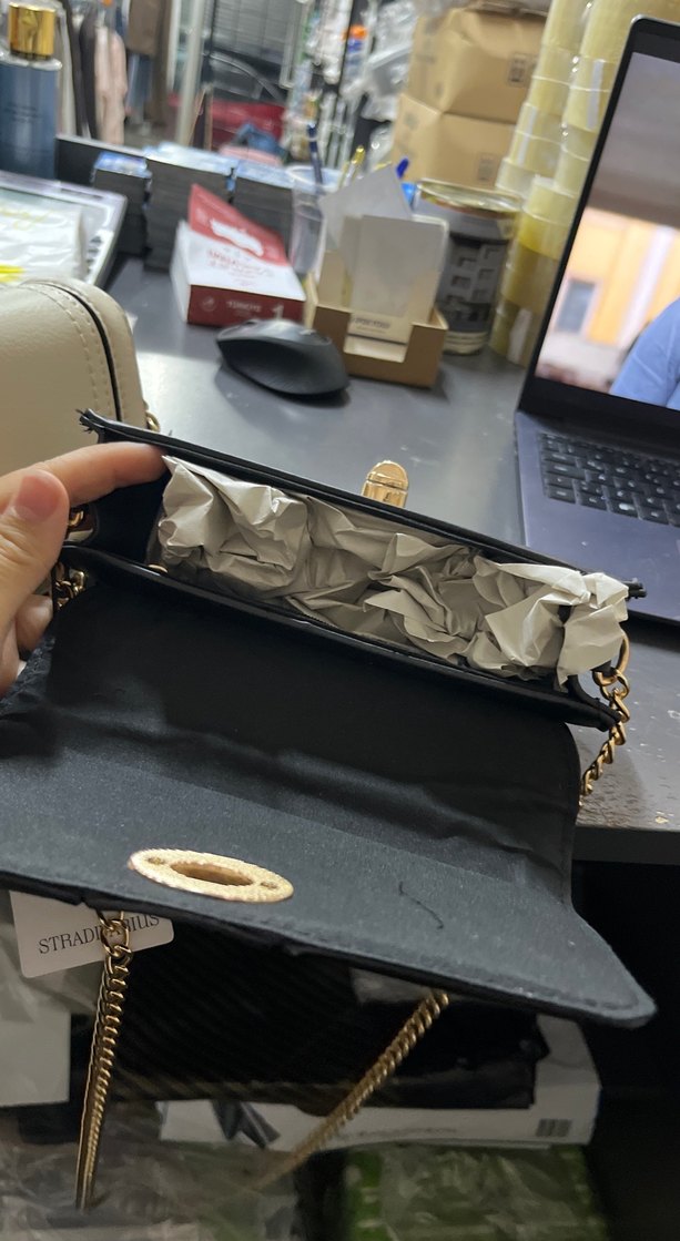 Stradivarius Siyah Deri Tokalı Kadın Çanta - Görsel 4