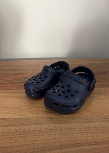 Erkek Çocuk Lacivert Tokalı Terlik