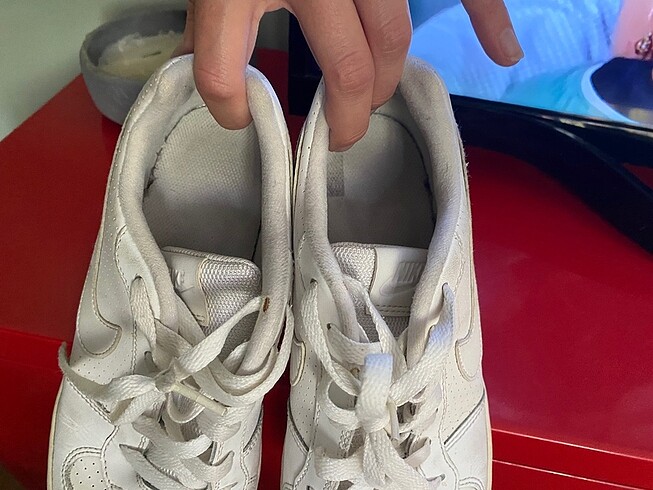 40 Beden beyaz Renk Nike orjinal ayakkabı