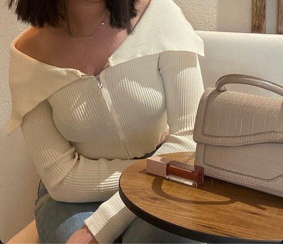 Omzu Açık Fermuarlı Body