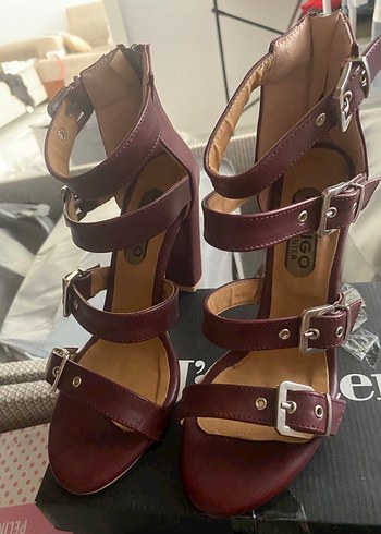 40 Beden Tokalı Bordo Kadın Deri Topuklu Sandalet