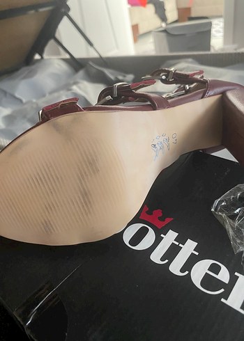 Diğer Tokalı Bordo Kadın Deri Topuklu Sandalet