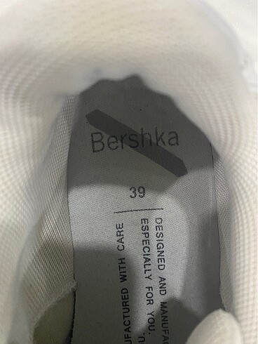 39 Beden Bershka 39 numara spor ayakkabı temizdir
