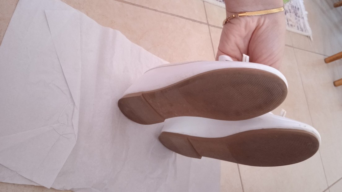 Beyaz Fiyonk Detaylı Kız Babet - Görsel 5