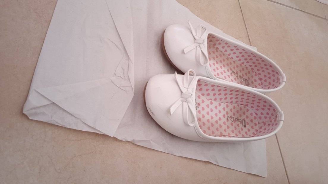 Beyaz Fiyonk Detaylı Kız Babet - Görsel 3