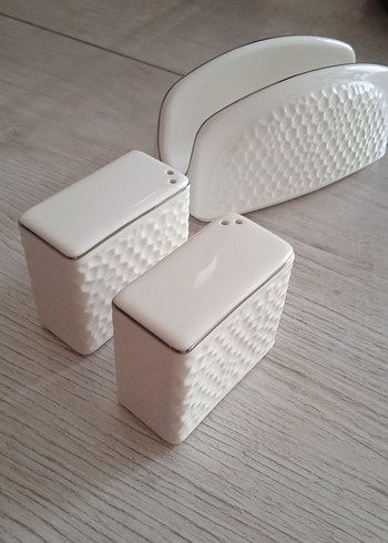 Beyaz Dokulu Seramik Tuzluk ve Peçetelik Seti - Görsel 2