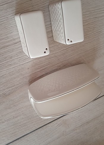 Beyaz Dokulu Seramik Tuzluk ve Peçetelik Seti - Görsel 4